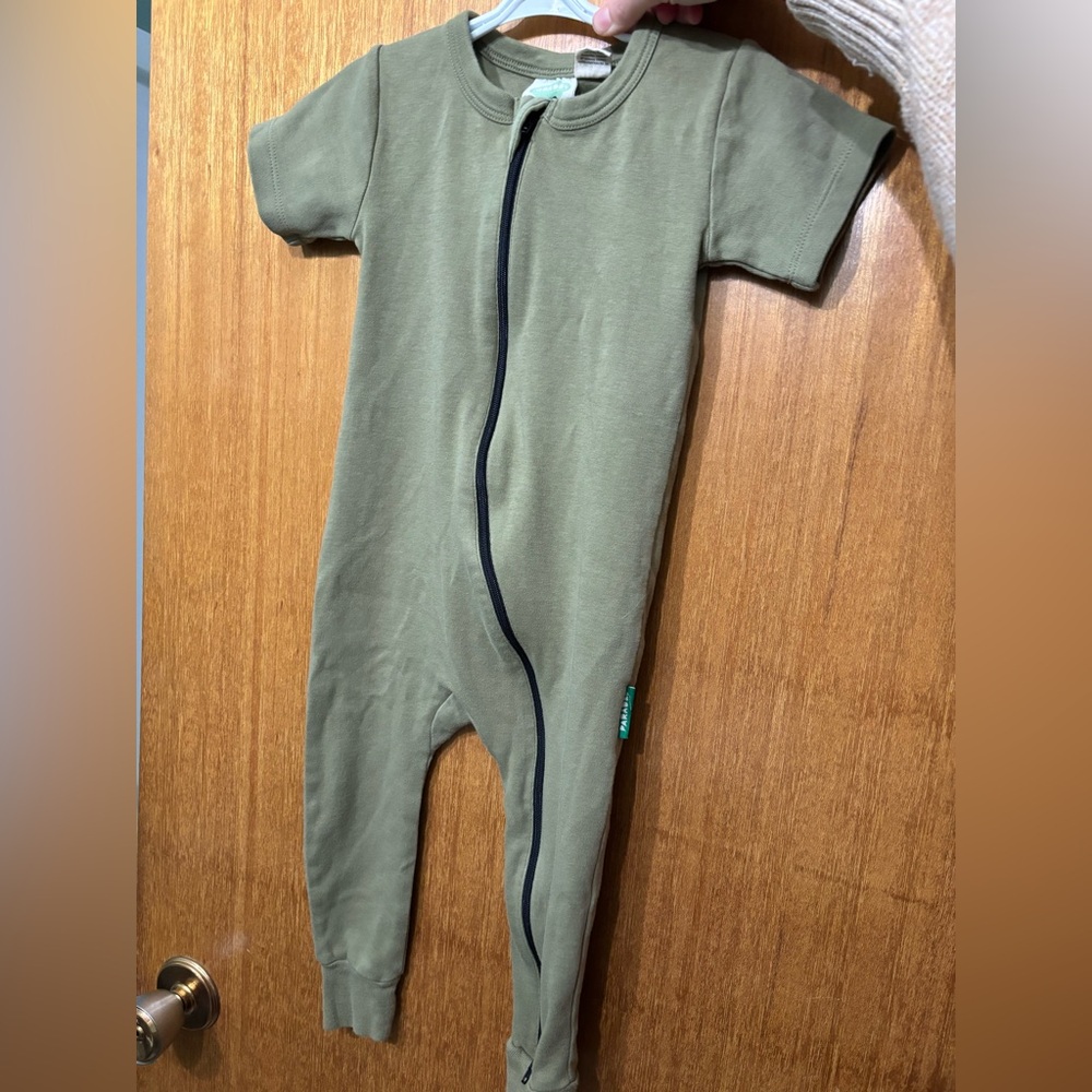 Parade Organic Cotton Onesie in Olive Green